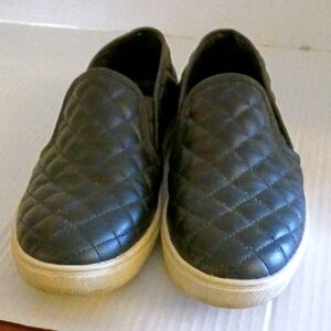 Steve Madden Black Quilted Slip-On Loafers Women's Size 8